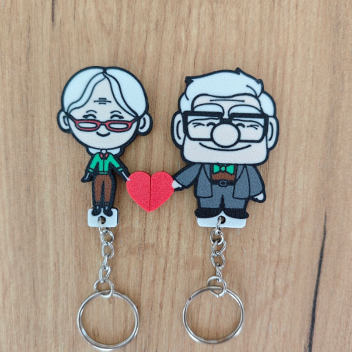 GENERICO - Pareja de Up con Corazón- Llavero de enamorados