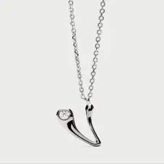 PDPAOLA - Collar de plata con colgante inicial V