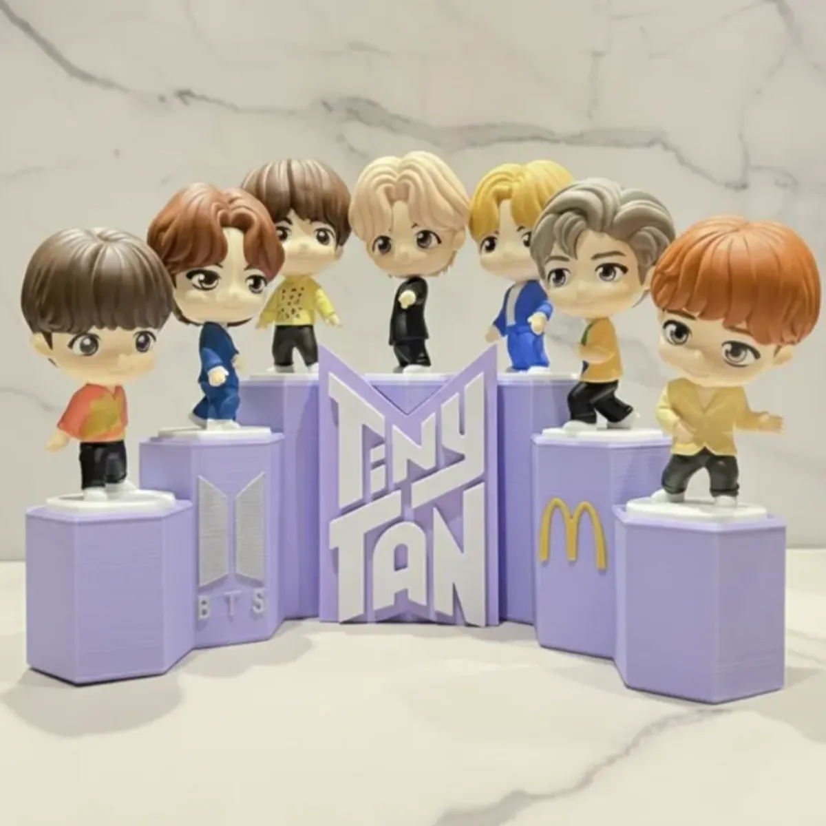 GENERICO - Soporte de Tiny Tan BTS para set cajita feliz