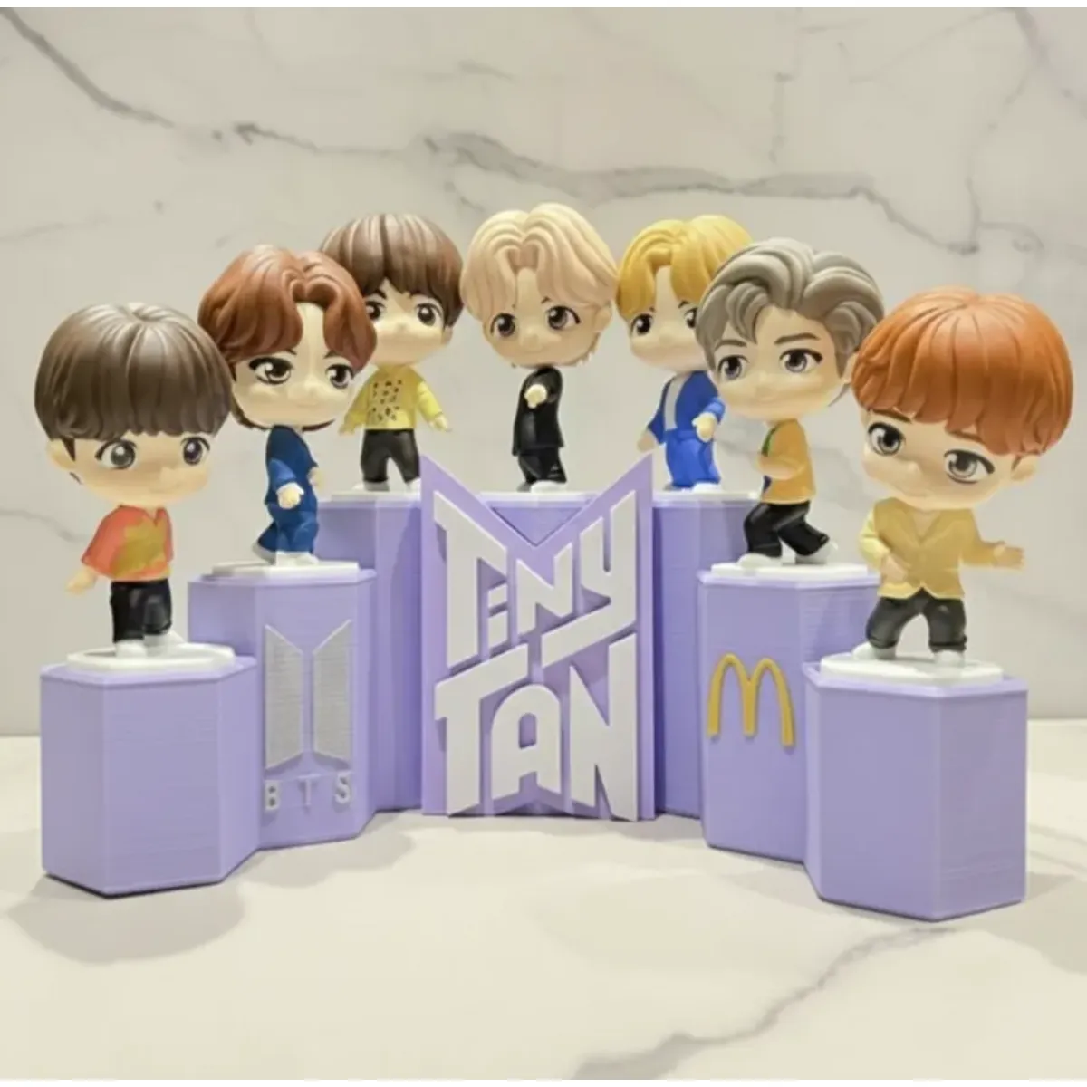 GENERICO - Soporte de Tiny Tan BTS para set cajita feliz