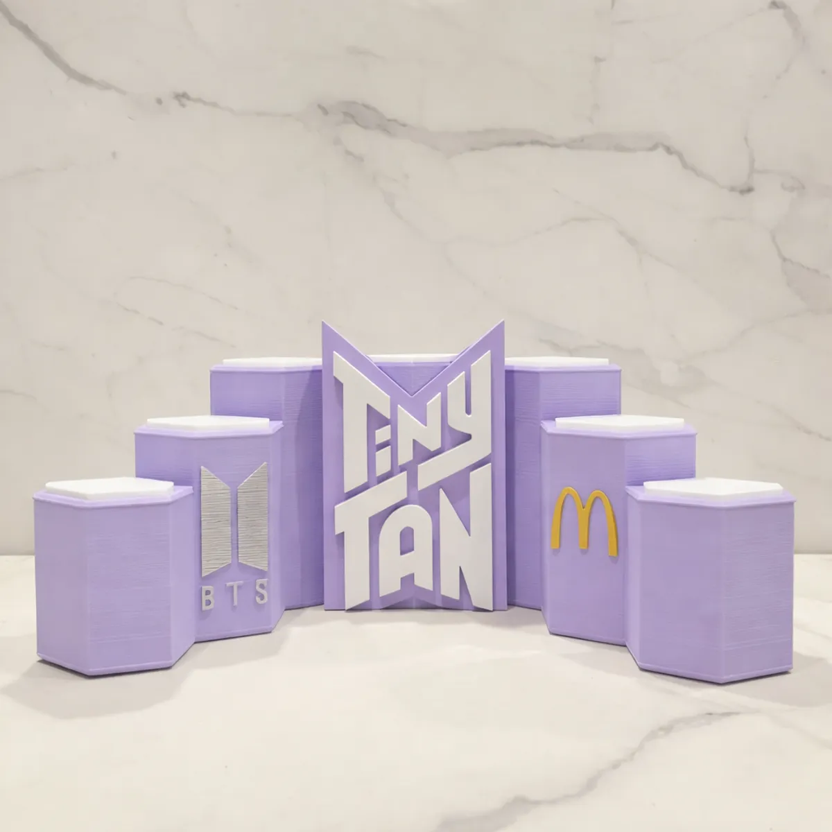 GENERICO - Soporte de Tiny Tan BTS para set cajita feliz