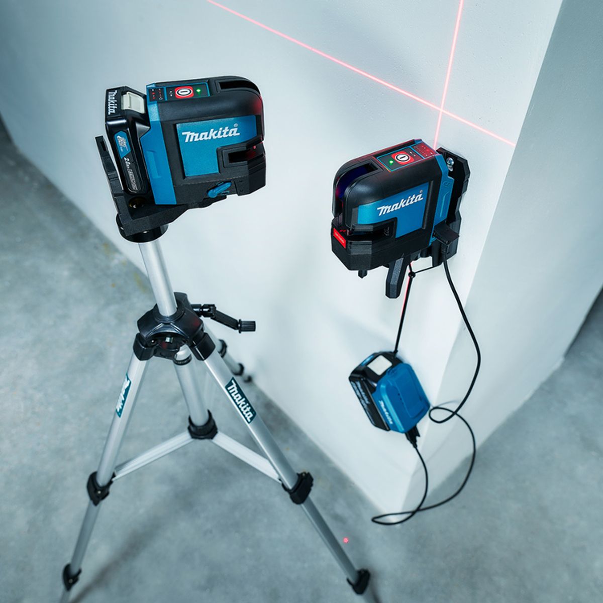 MAKITA - Nivel Laser Multilíneas Rojas Batería + Cargador Sk105dz Makita