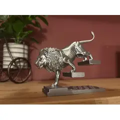 GENERICO - Estatua- León en Escaleras