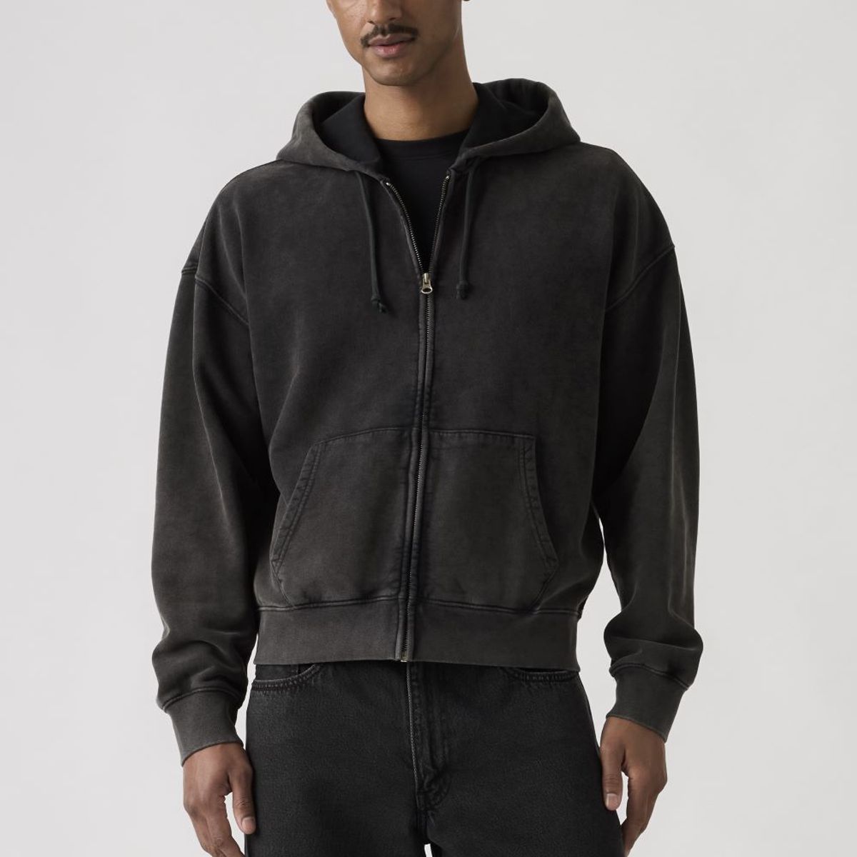 LEVIS - Polerón Hombre Hayes Cropped Full Zip Negro Levis
