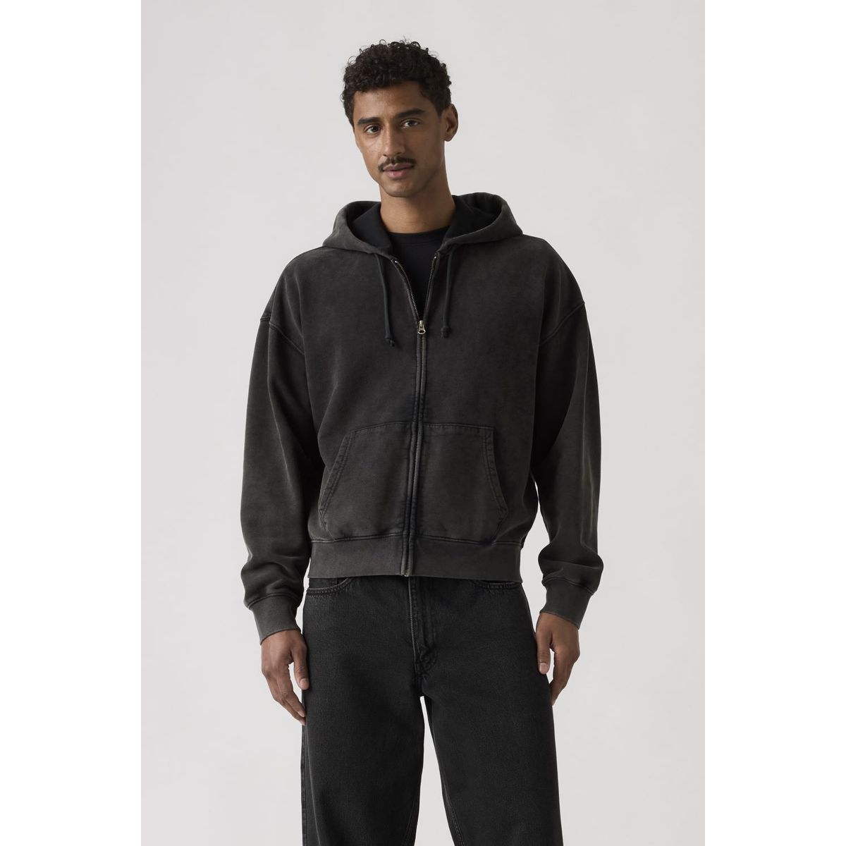 LEVIS - Polerón Hombre Hayes Cropped Full Zip Negro Levis