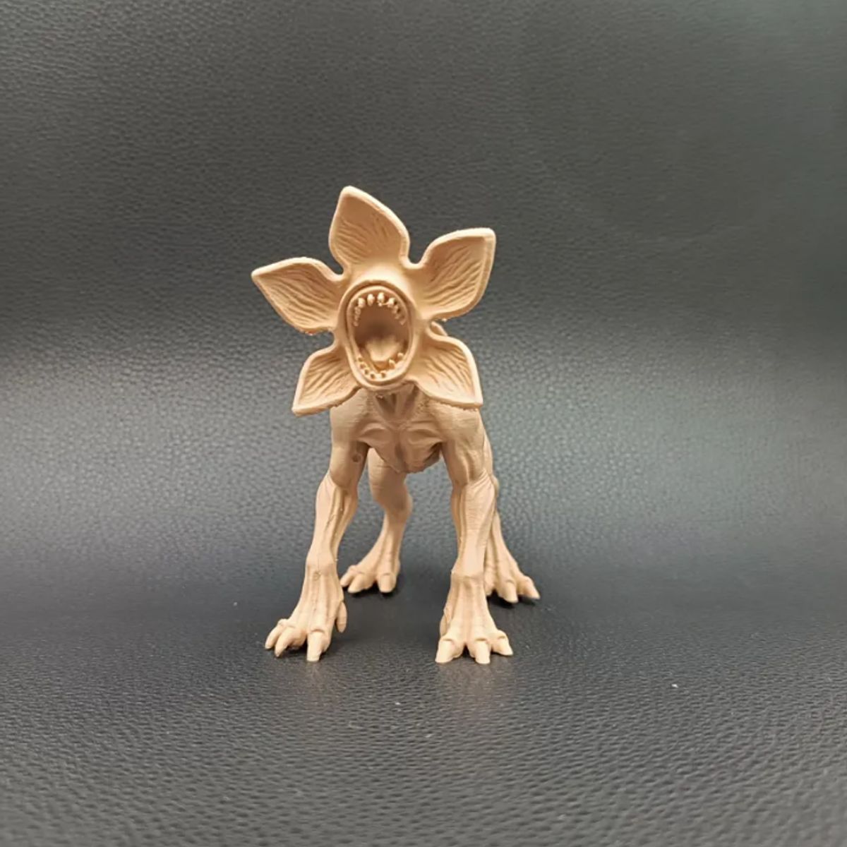 GENERICO - Figura Decoración - Demoperro Stranger Things