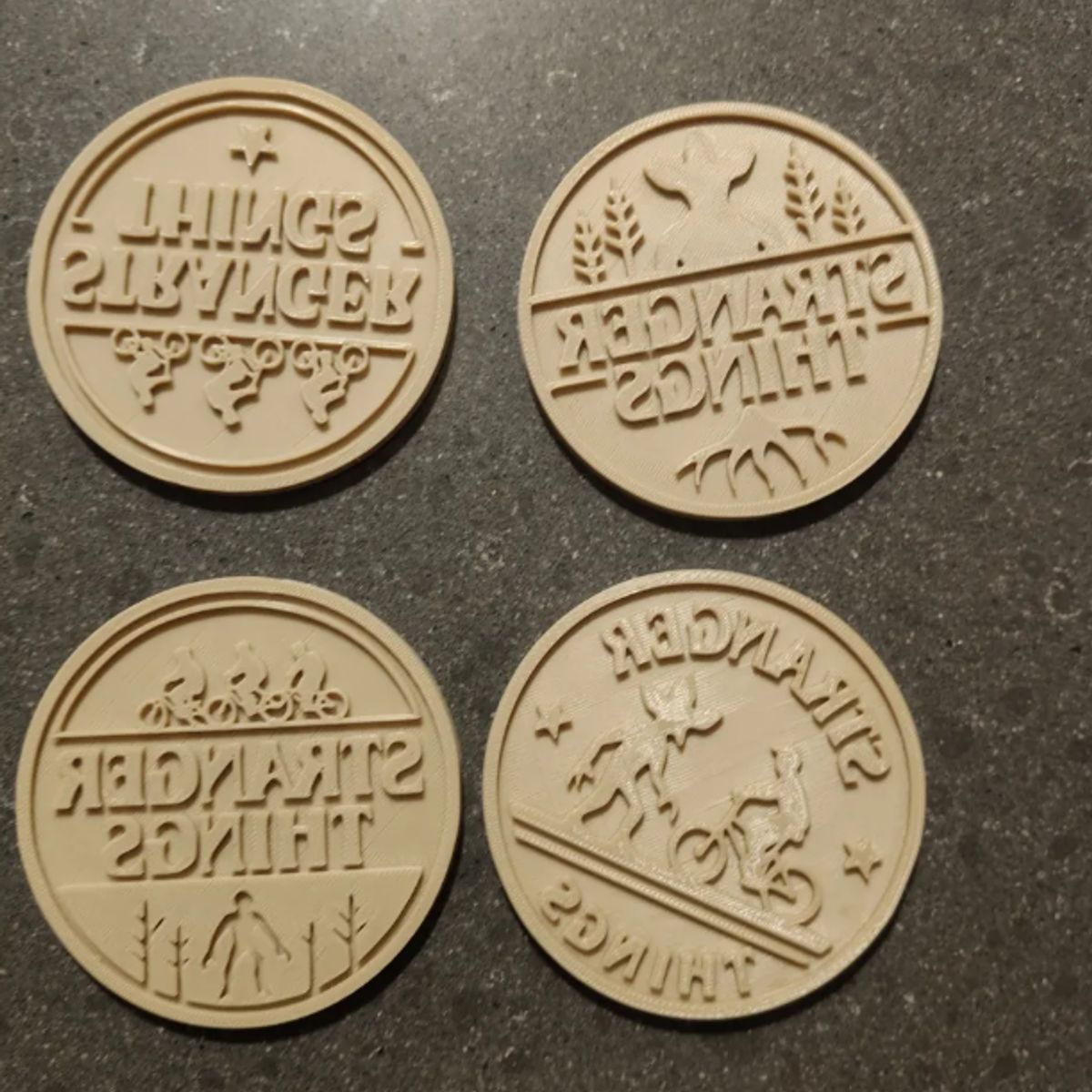 GENERICO - Cortador y sello de galletas - Stranger Things (pack 4 un)