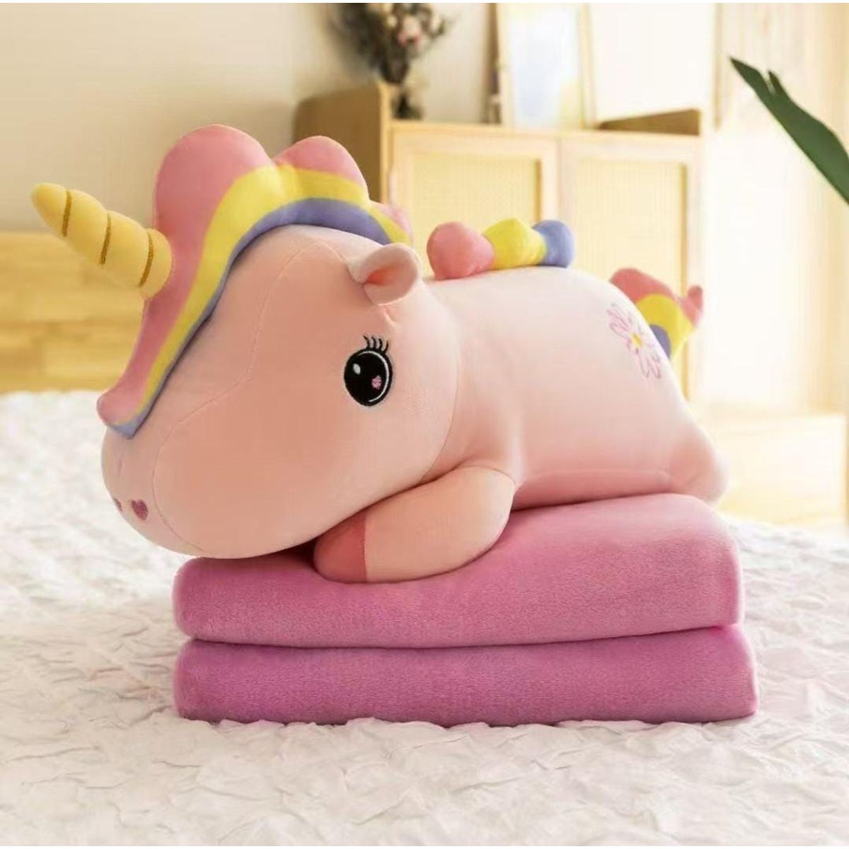 GENERICO - PELUCHE UNICORNIO MULTICOLOR 45 CM CON MANTA  1X140 CM LA MANTA SE PUEDE GUARDAR DENTRO PELUCHE