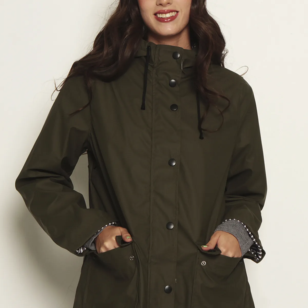 WADOS - CHAQUETA IMPERMEABLE CON CAPUCHA Y BOLSILLOS