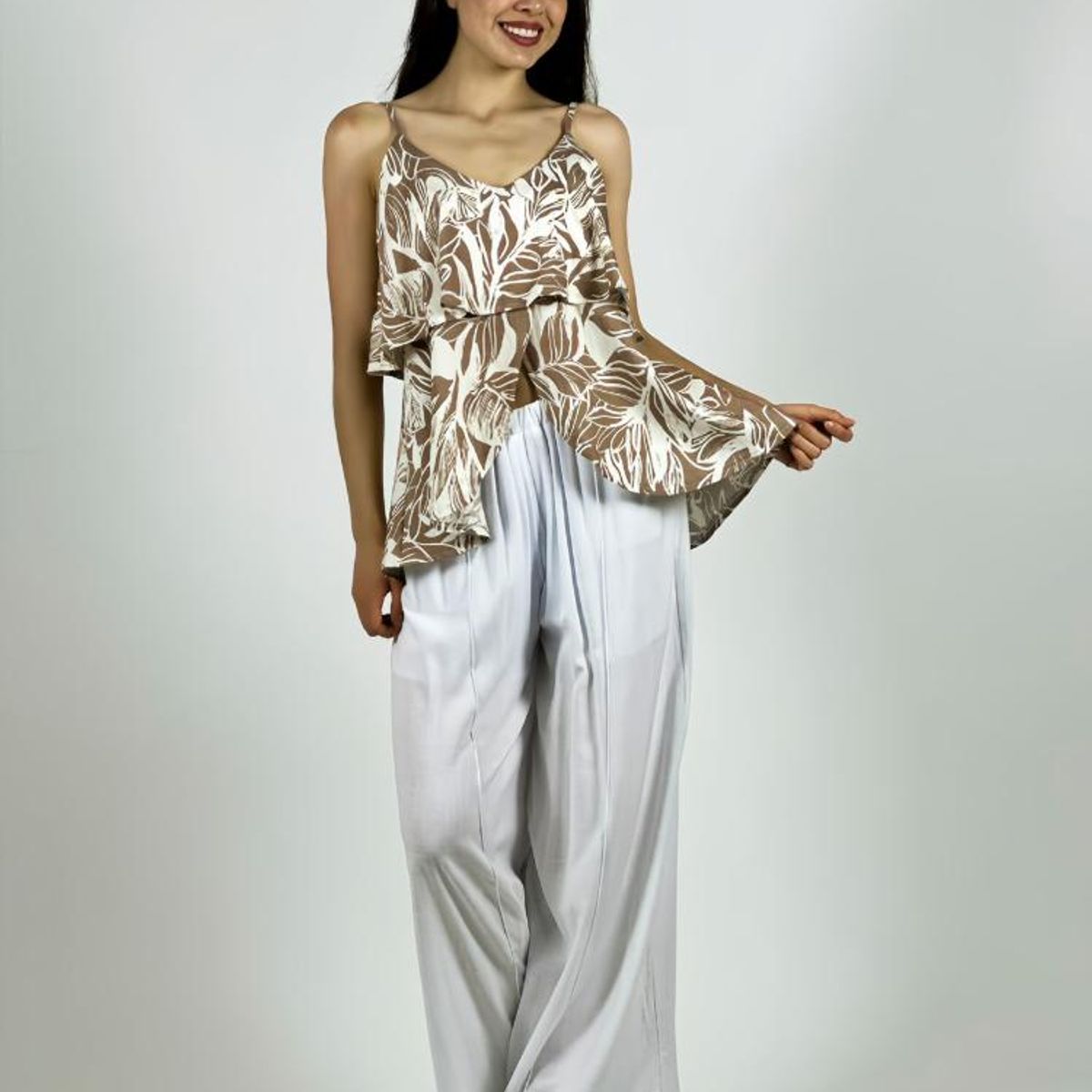 ENIGMATICA BOUTIQUE - Blusa Con Vuelos Diseño Hojas