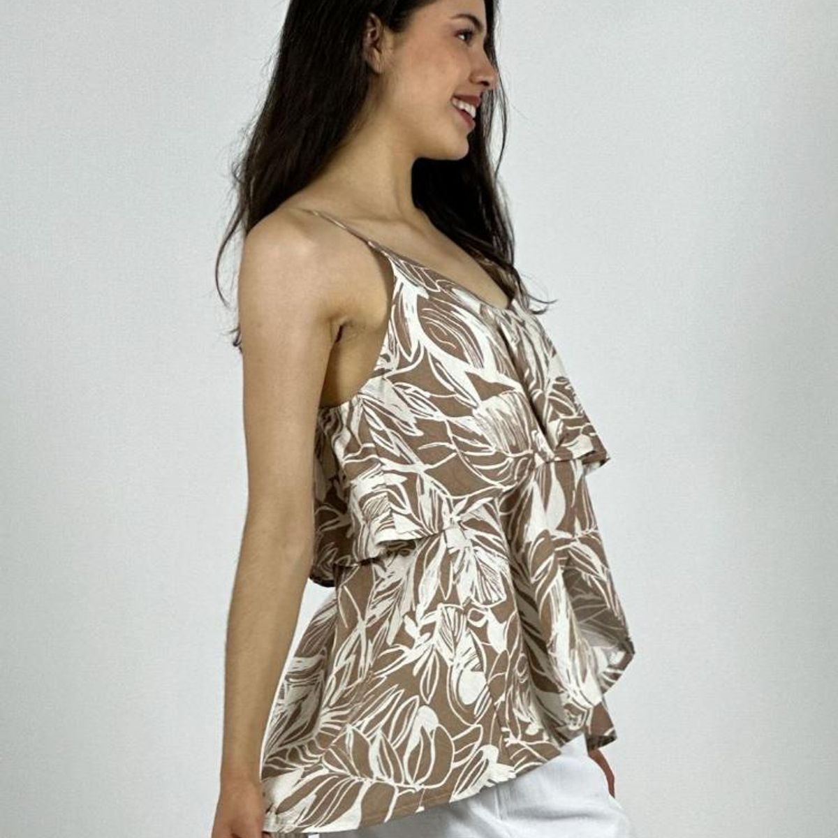 ENIGMATICA BOUTIQUE - Blusa Con Vuelos Diseño Hojas