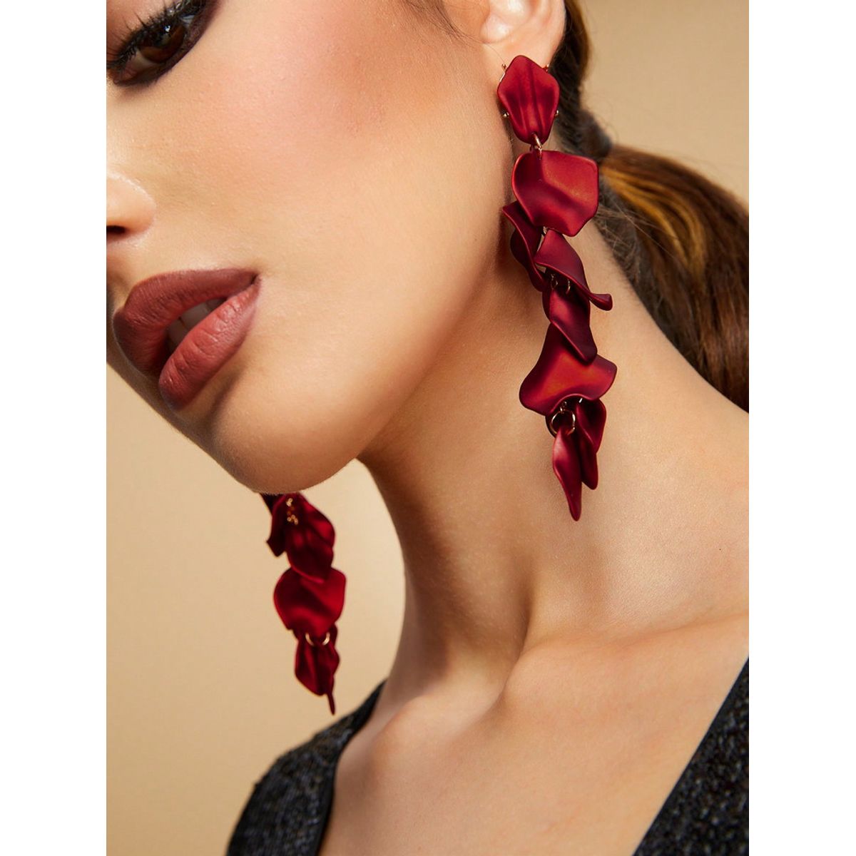 VARIOS - Aros Petal Drama Rojo She Shines