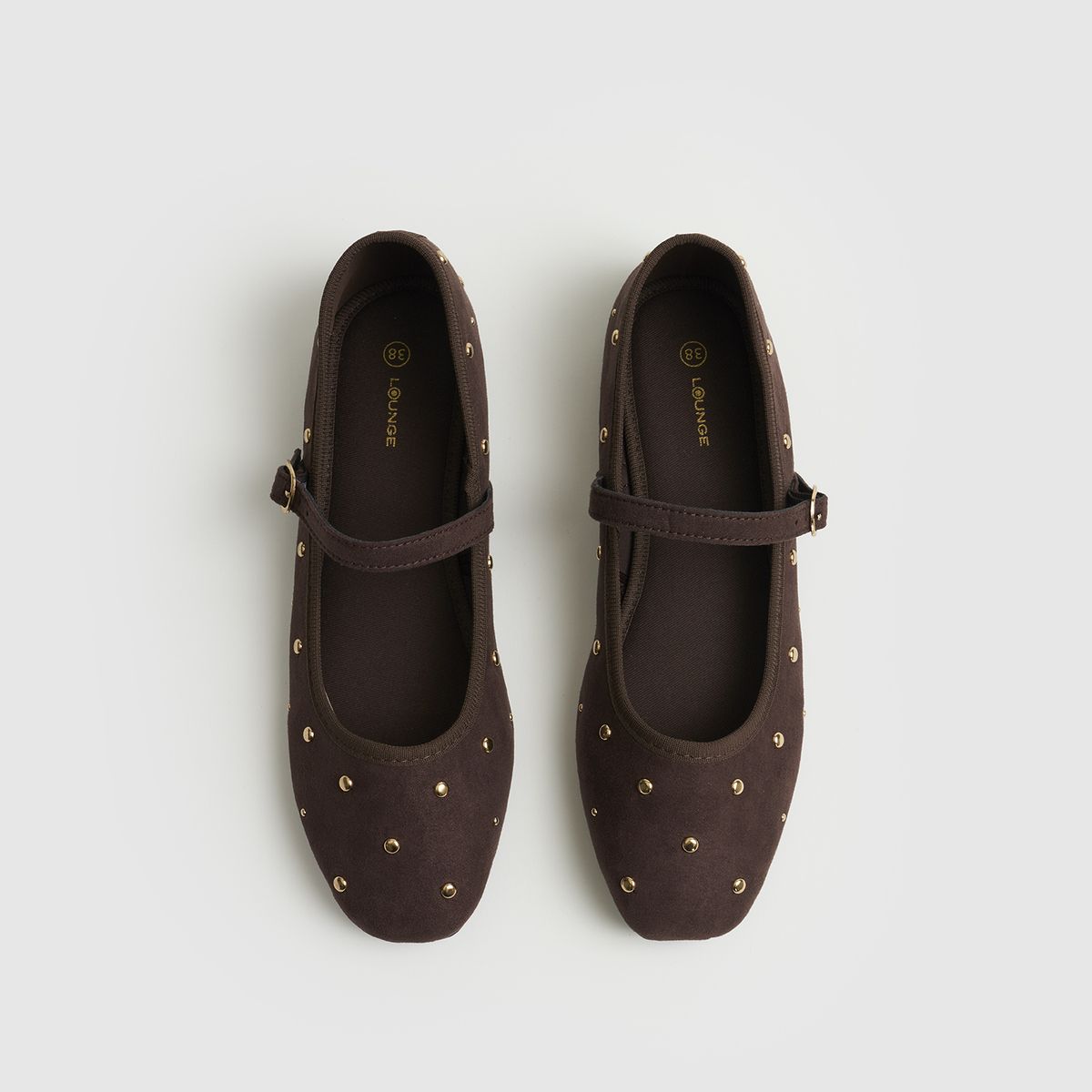 LOUNGE - Zapato Ballerina Suede Café Tachas LOUNGE