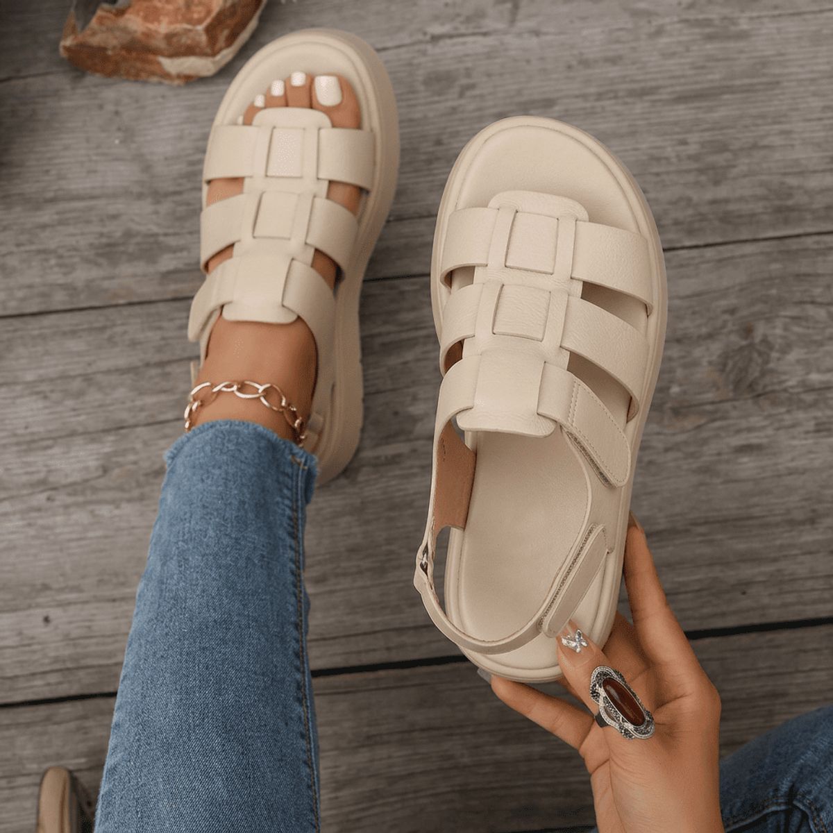 BOVINITA - Sandalia Mujer Plataforma Tiras Anchas Velcro Beige Verano