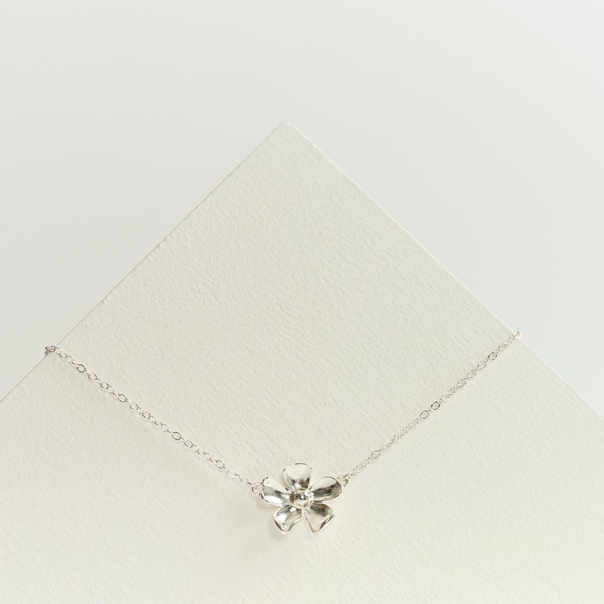 LOUNGE - Collar Mujer Charm Floral