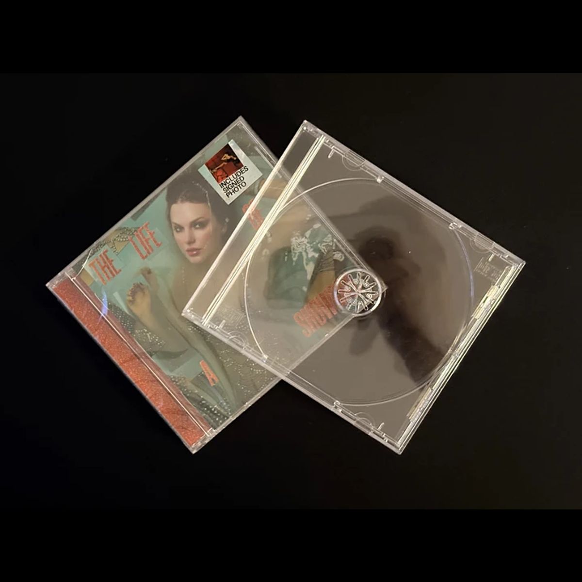 GENERICO - Taylor Swift - The Life Of A Showgirl - CD Firmado Foto 4 con detalle