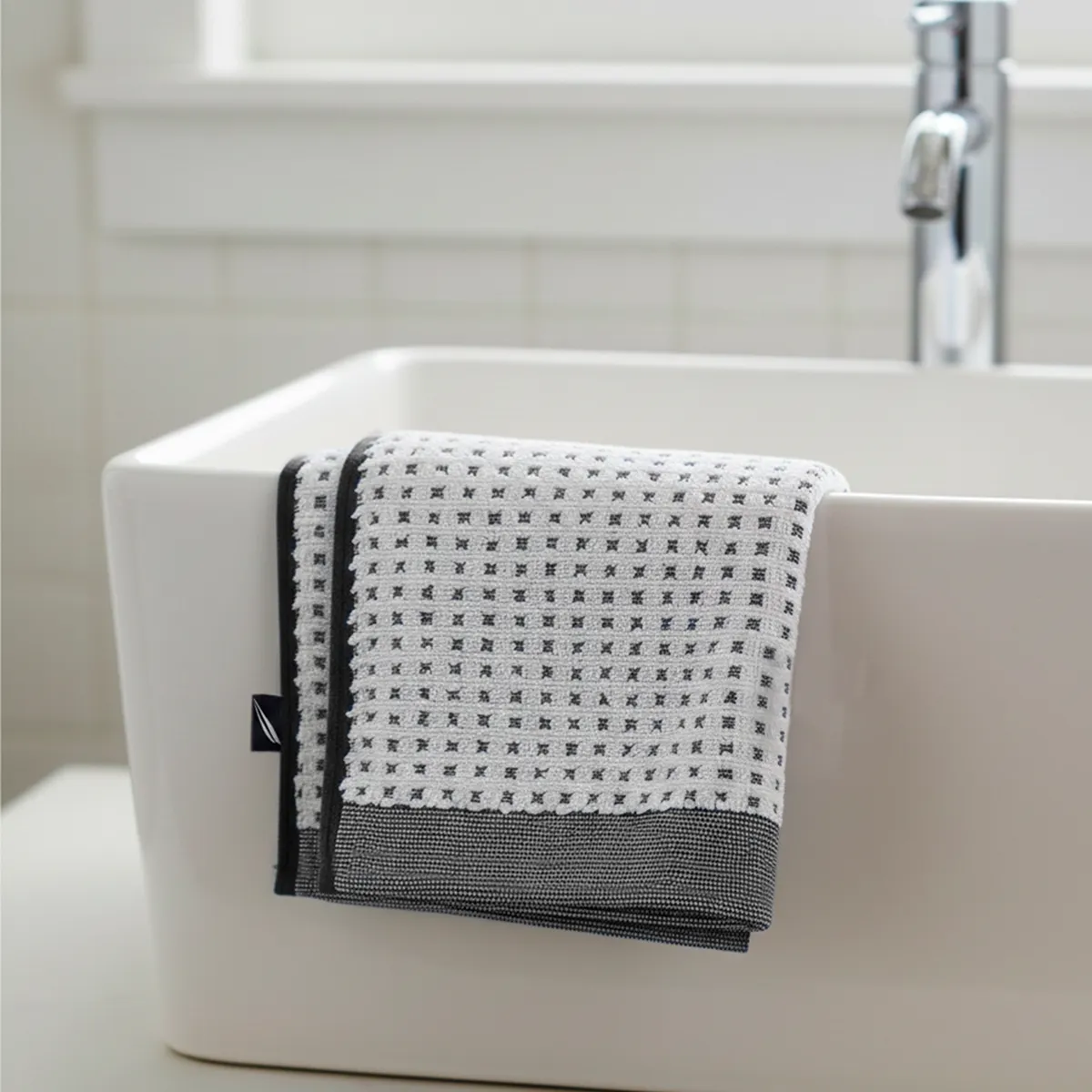 NAUTICA - Toalla de manos MARA Nautica Home 40x60cm blanca-negra