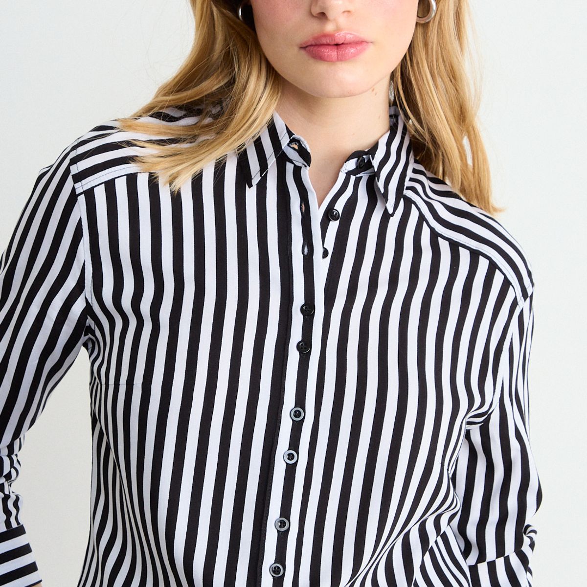 IO - Blusa Fantasia Mujer Negro Io