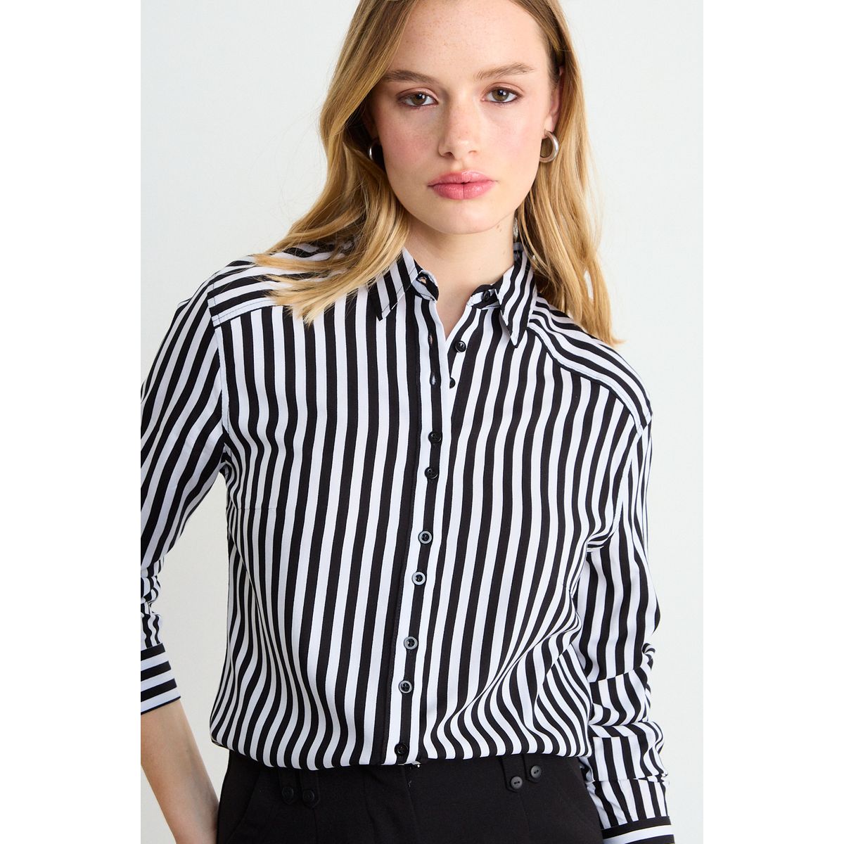 IO - Blusa Fantasia Mujer Negro Io