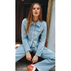 IO - Casaca Lisa Mujer Celeste