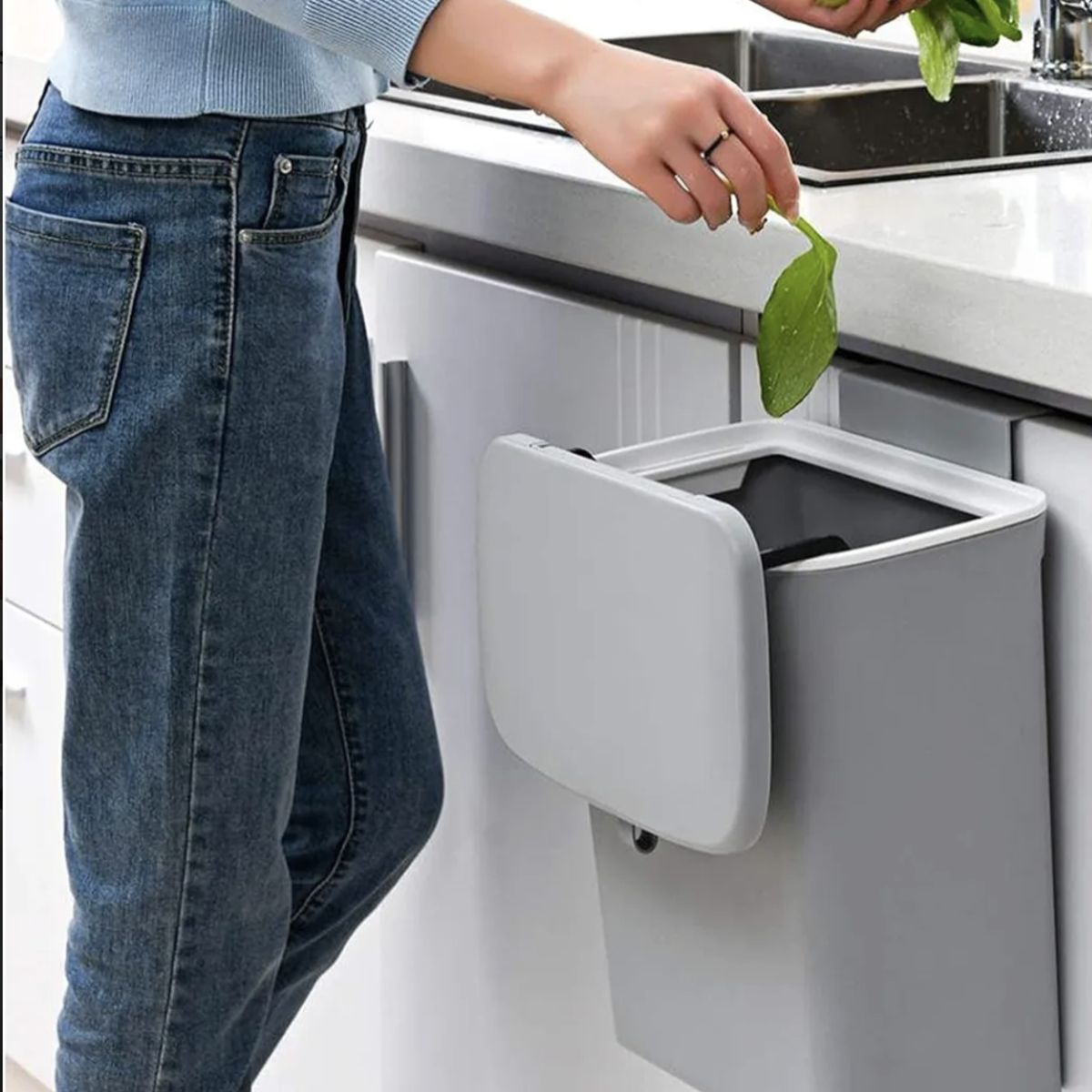 MOMO - Cubo De Basura Colgante Con Soporte De Gabinete De 9 Litros Basurero Con Tapa Para Cocina Oficina