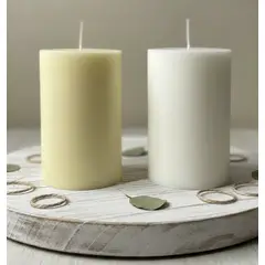 HAOKIDS - Velones de soja Pack 2 unidades lisas cilíndricas estilo Contemporáneo 9.5 cm Cirios marfil & blanco