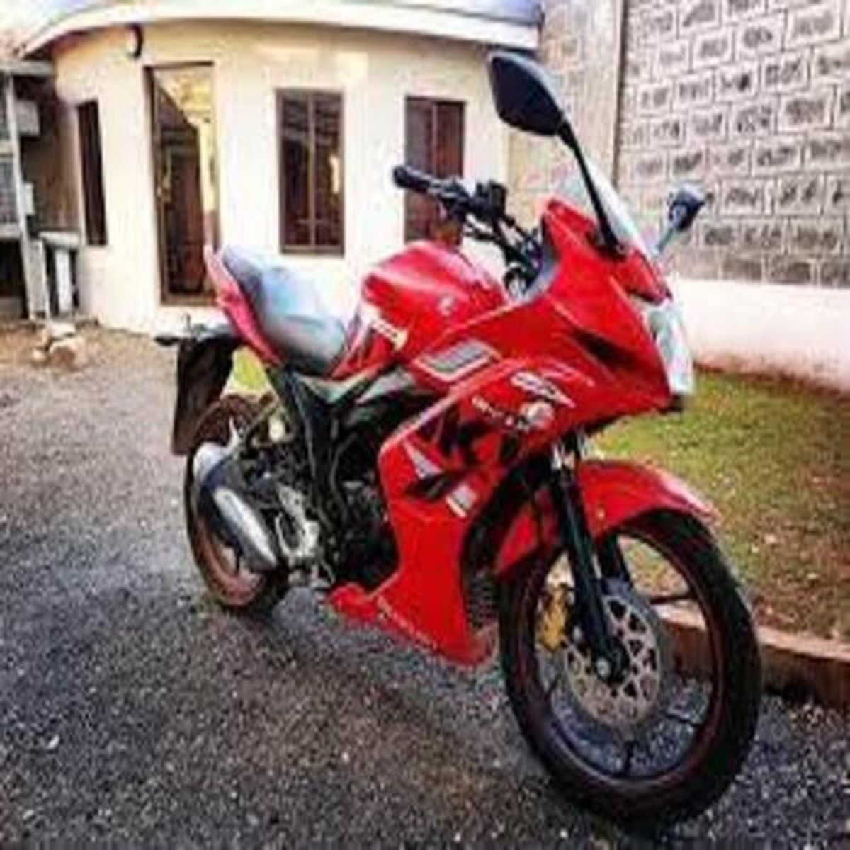 GENERICO - Tapabarro Delantero Moto Suzuki Gixxer 150 Sf - Di Antigua - Negro