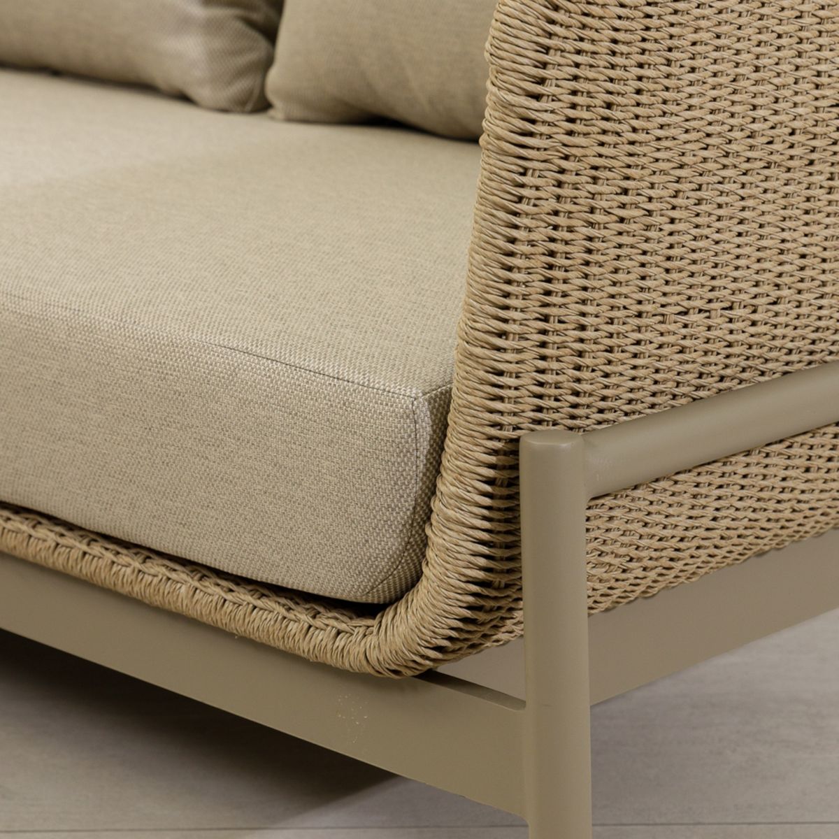 AMOBLE - Sofa Capullo 2026 At 180 Amoblé