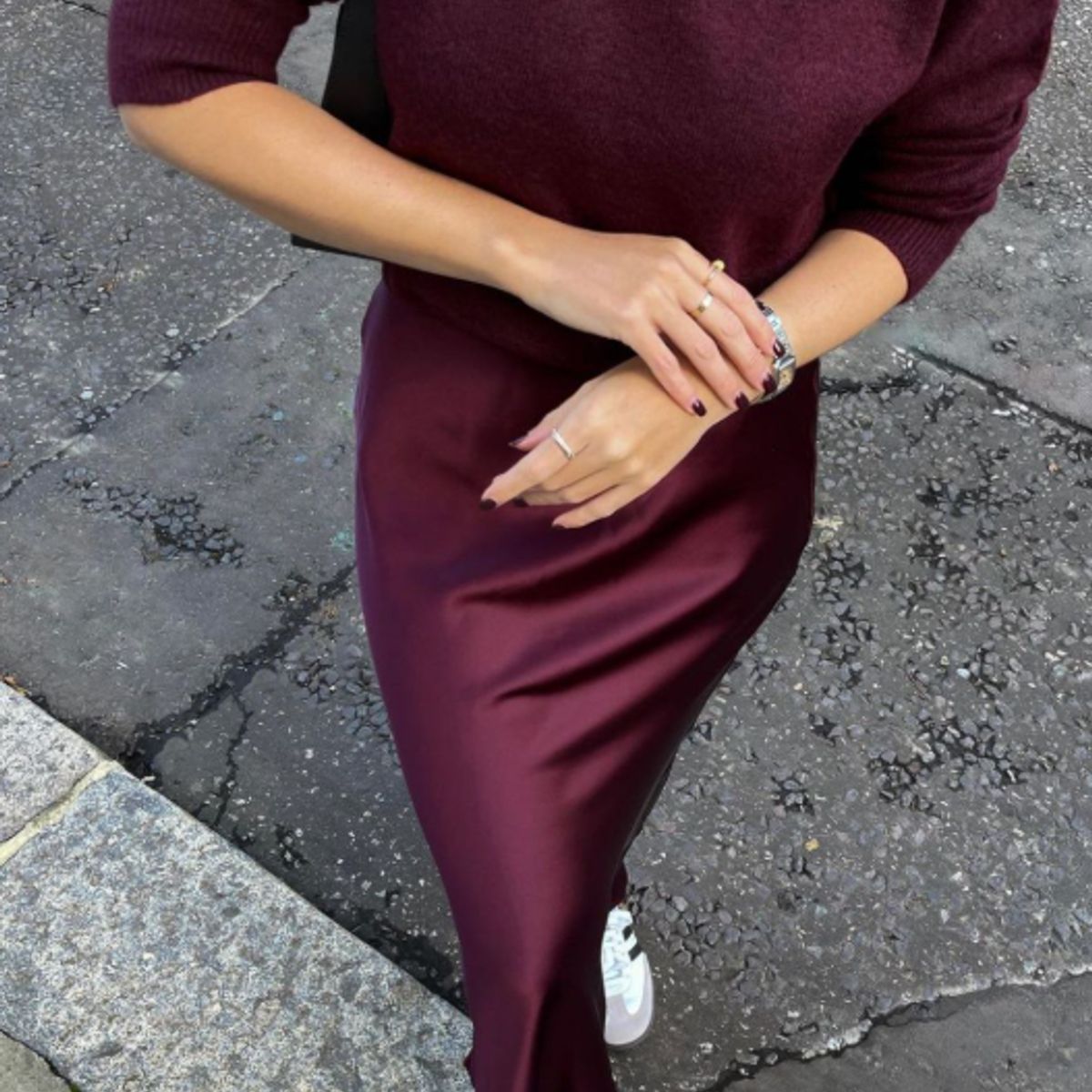 VELVET - Falda Satinada Zoe Negra