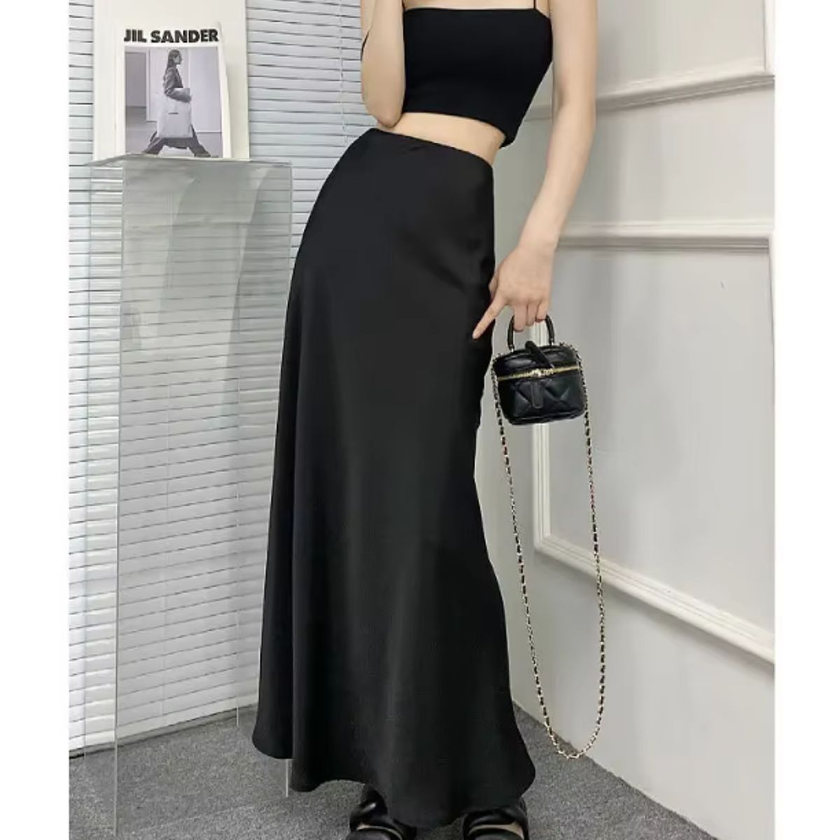 VELVET - Falda Satinada Zoe Negra