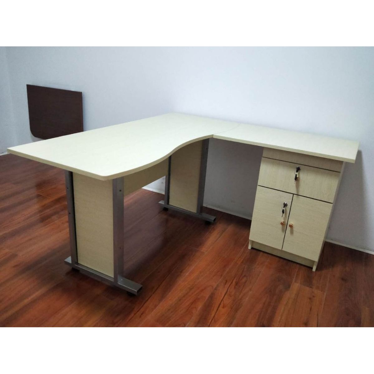 GENERICO - Escritorio Ejecutivo en L Blanco Arce 135 cm