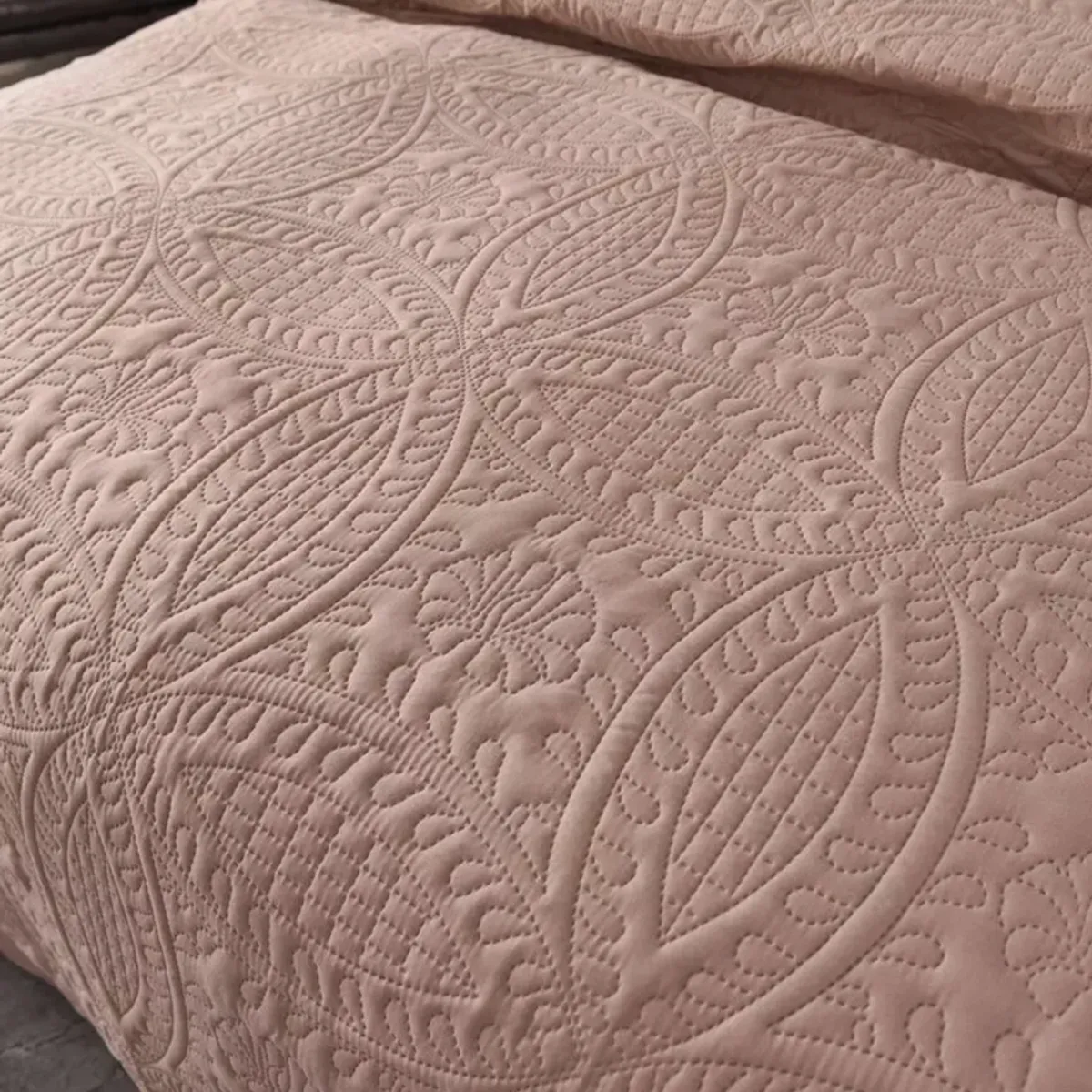 OKAY - Cobertor De Verano 2 Plaza Unicolor Quilt + 2 Funda Almohada