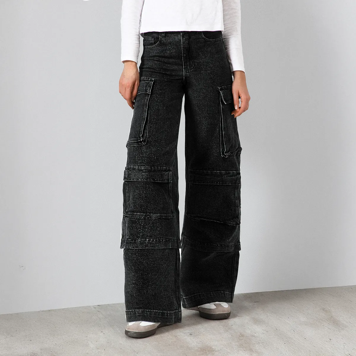 RAINDOOR - Pantalón Wide Leg Cargo Black