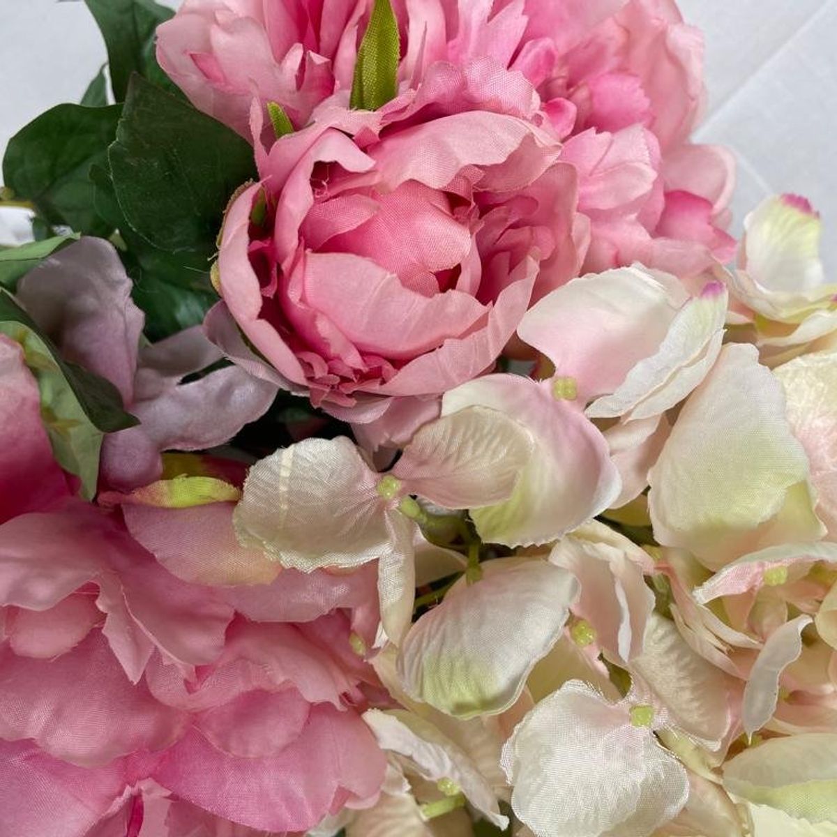COREL - Arreglo con Hortensia Rosa Claro Artificial - Estilo Natural para Interiores y Vitrinas