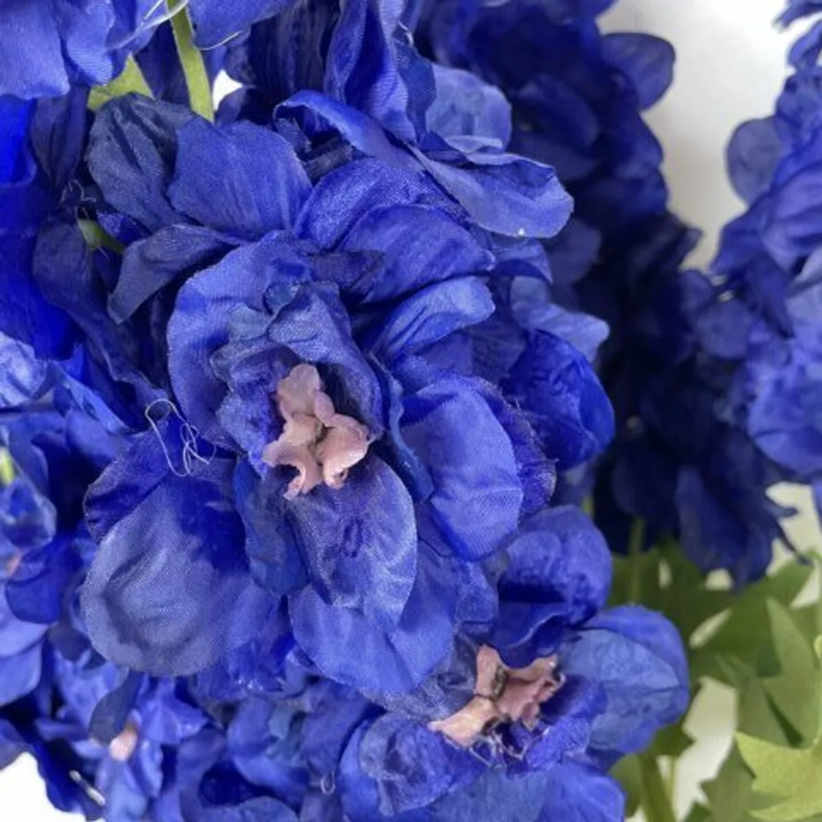 COREL - Delphinium Azul 94cm Artificial - Estilo Natural para Interiores y Vitrinas