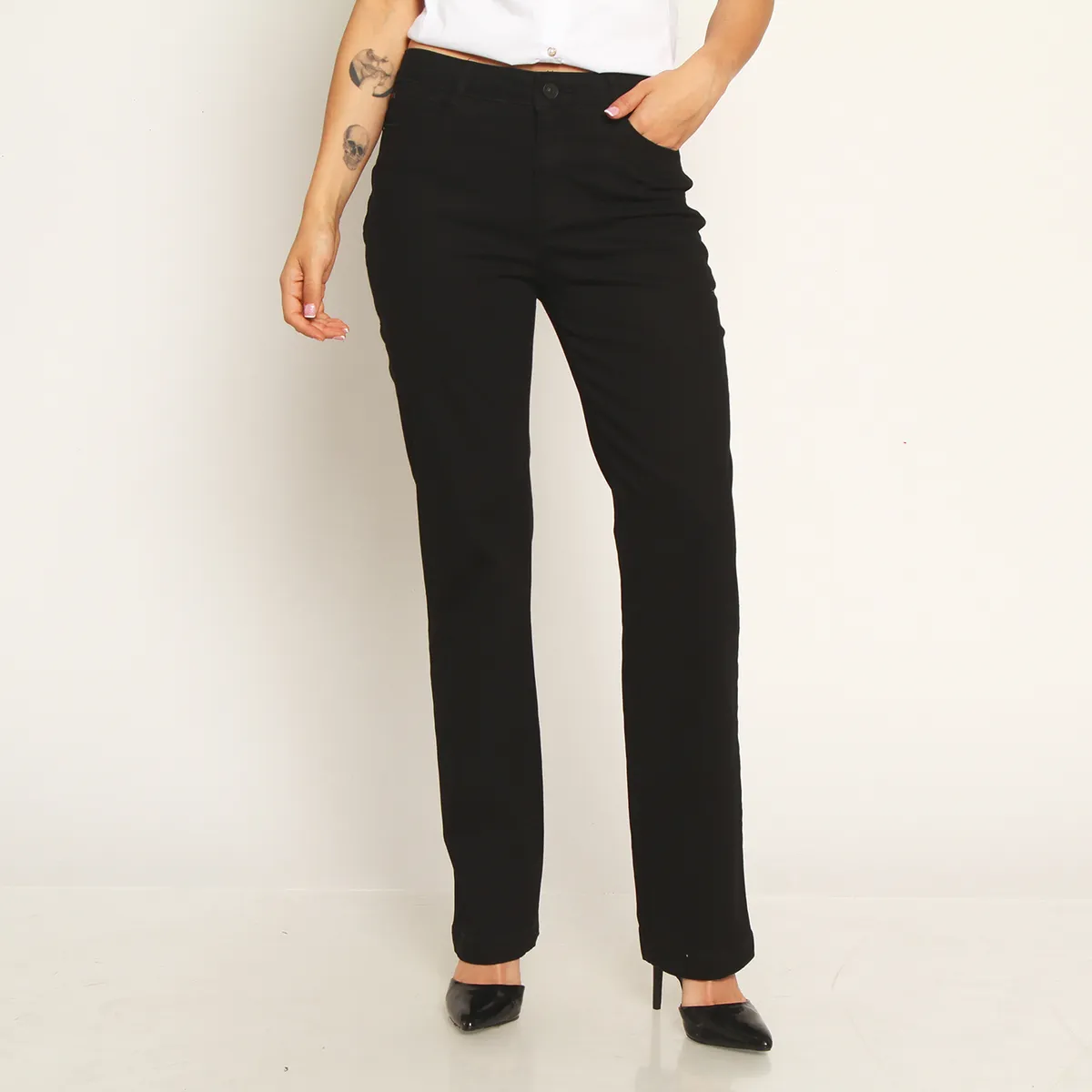 WADOS - JEANS MUJER RECTO TIRO ALTO PUSH IN PUSH UP PRETINA BASICA CON UN BOTON