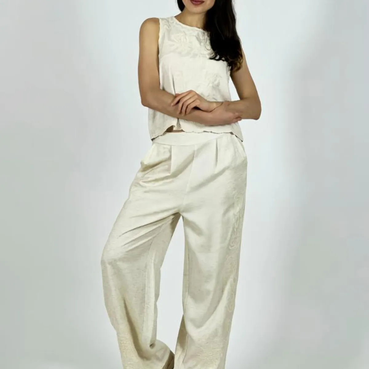 ENIGMATICA BOUTIQUE - Conjunto de Lino Bordado