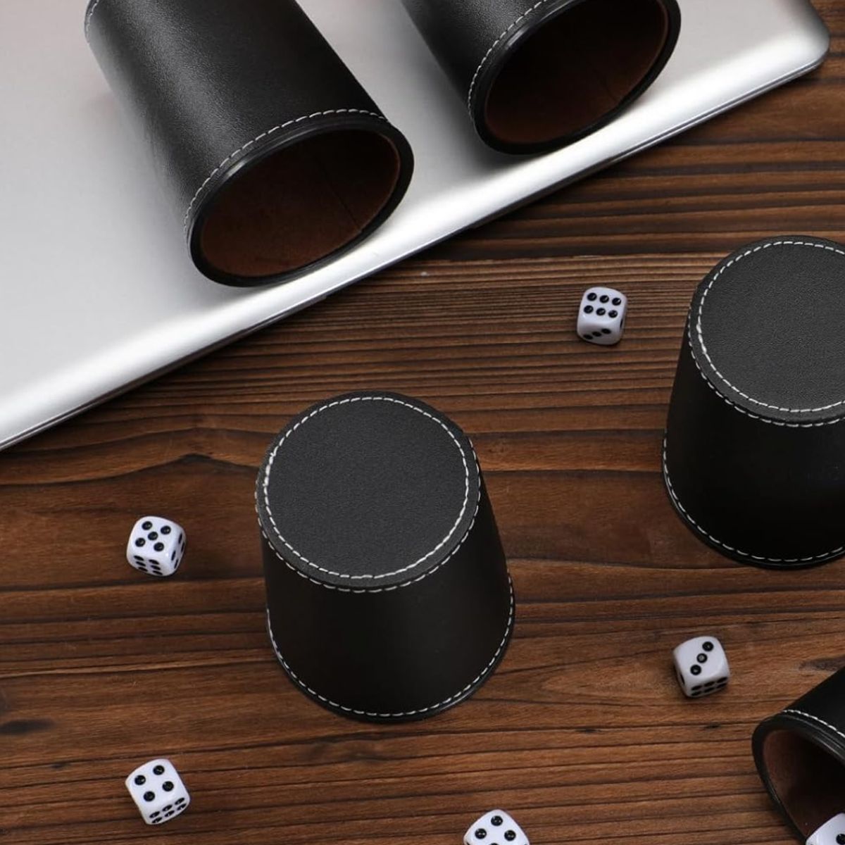 KINDA NICE - Caja De 5 Cubiletes Para Dados De Juego Forrados En Cuero