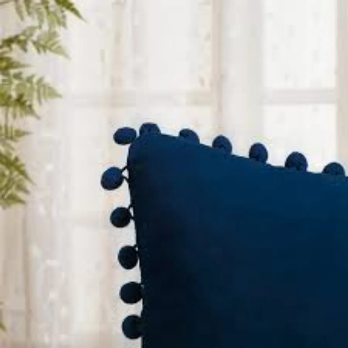 TODOHOGAR SANTIAGO DE CHILE - Set de 2 cojines de terciopelo con pompom - AZUL