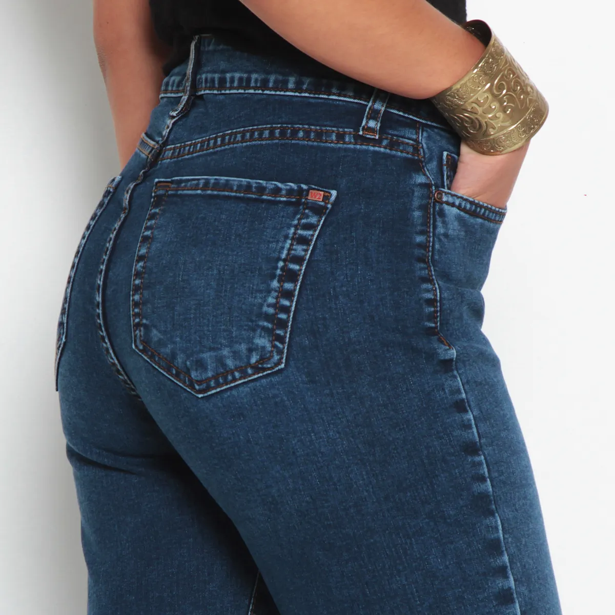 WADOS - JEANS MUJER BASICO RECTO TIRO ALTO PRETINA UN BOTON