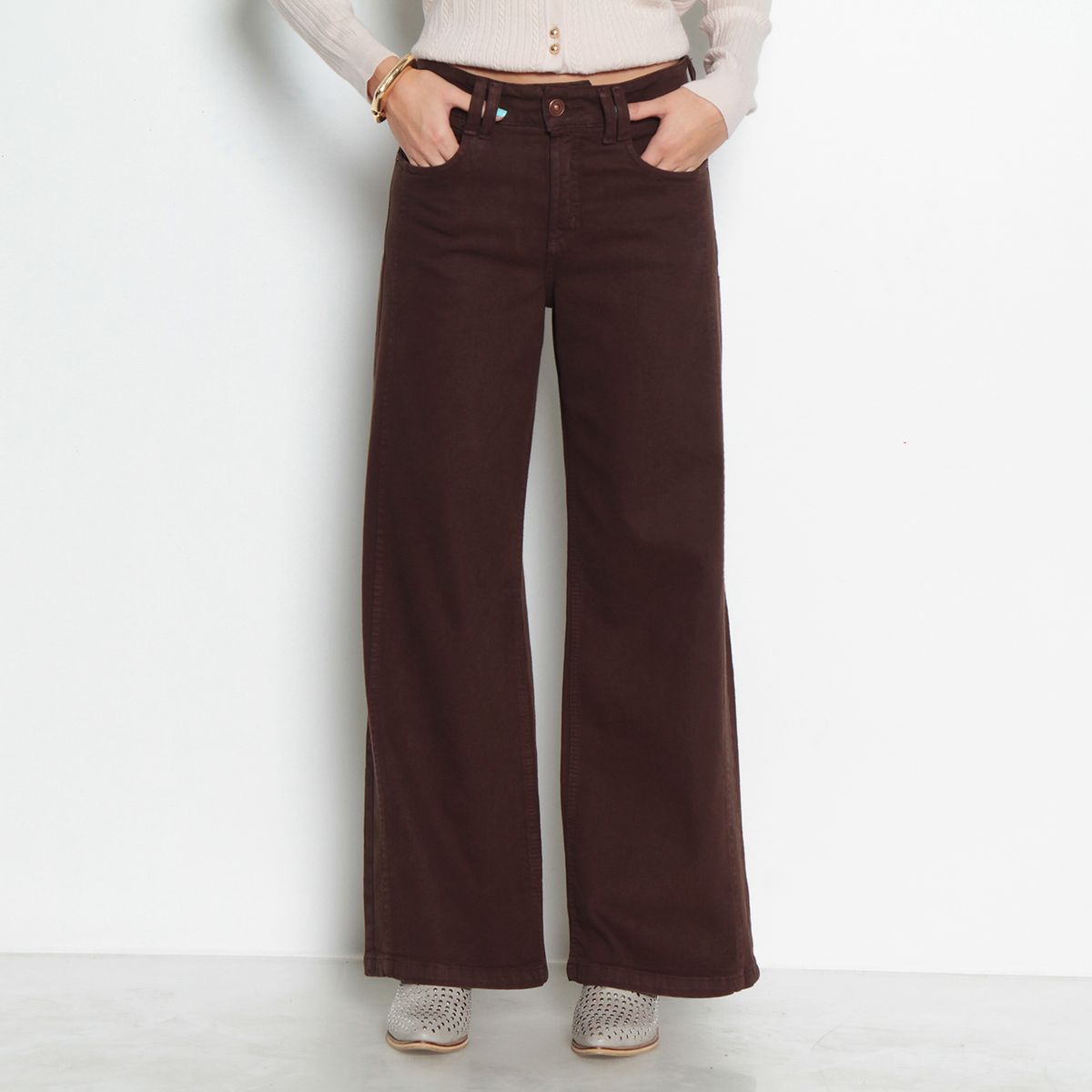 WADOS - JEANS WIDE TIRO MEDIO PRETINA UN BOTON