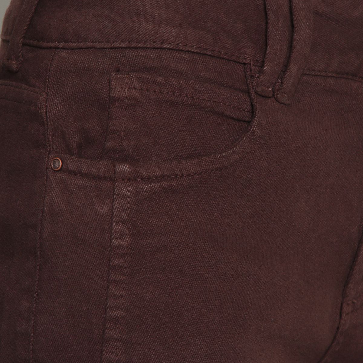 WADOS - JEANS WIDE TIRO MEDIO PRETINA UN BOTON