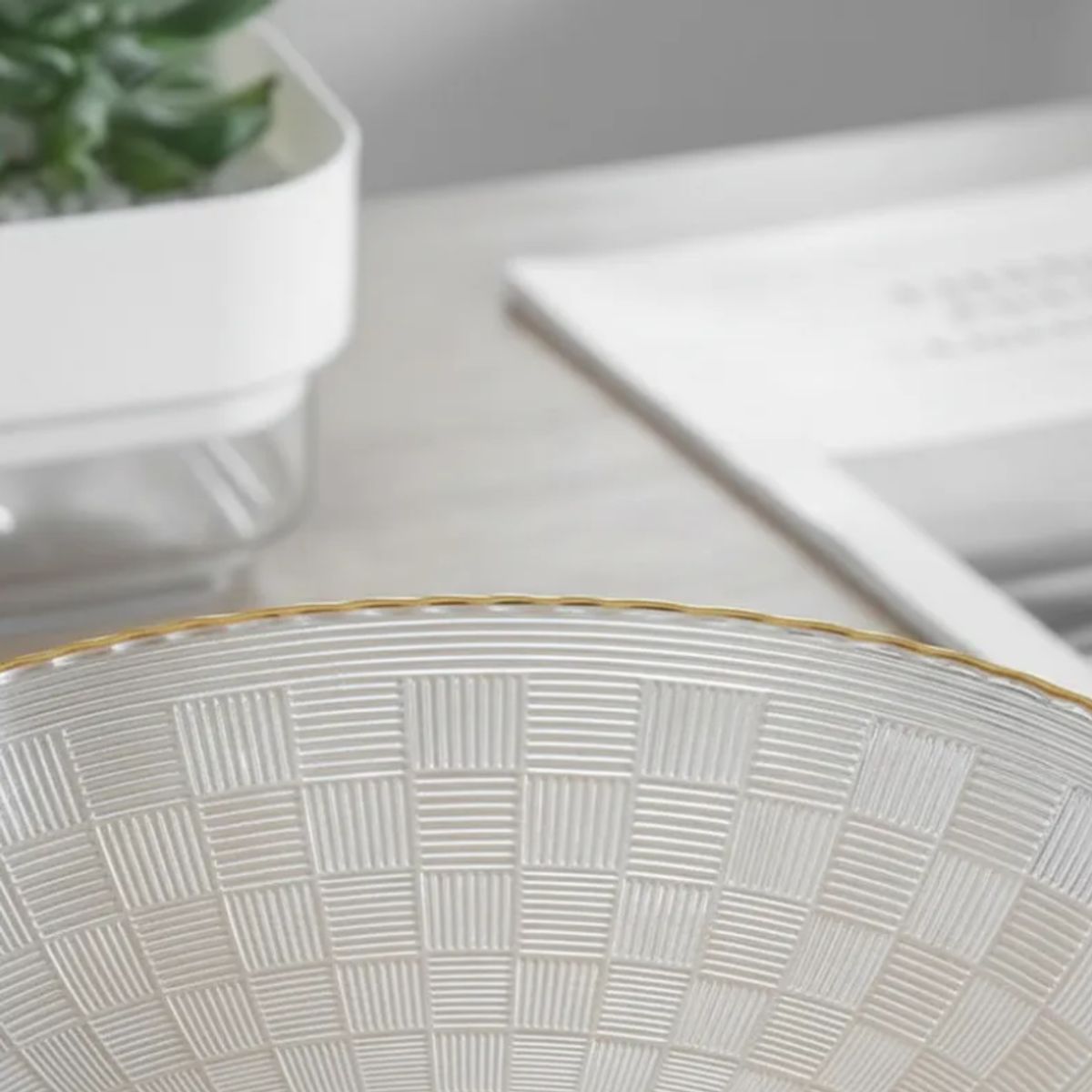 GENERICO - Bowl de Plástico transparente con borde dorado elegante