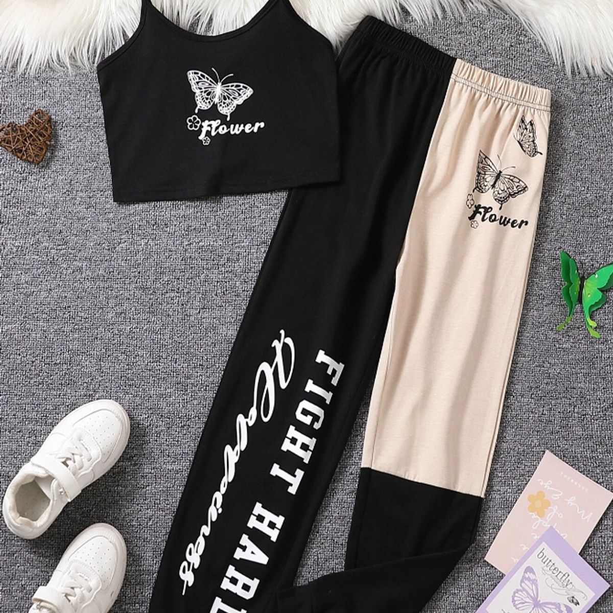 KIRAMA CLOTHING STORE - Set Infantil “Flower Athletics”  Top Crop + Jogger Bicolor