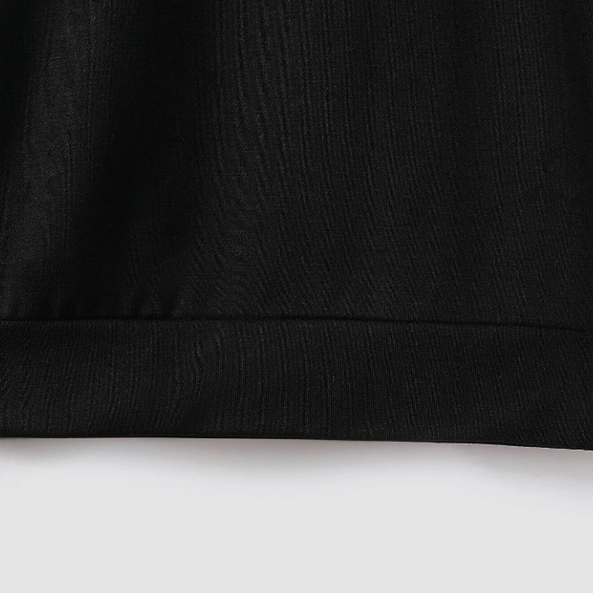 KIRAMA CLOTHING STORE - Camiseta Infantil con Capucha “Brooklyn 1898”  Negro