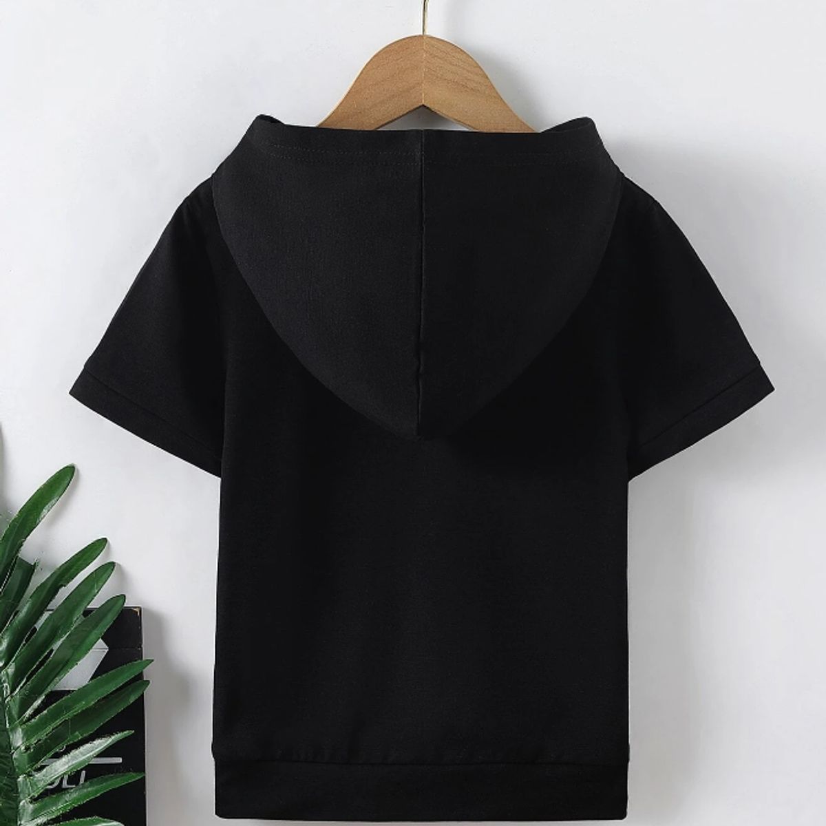 KIRAMA CLOTHING STORE - Camiseta Infantil con Capucha “Brooklyn 1898”  Negro