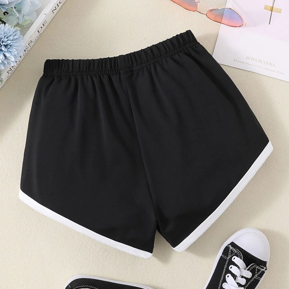 KIRAMA CLOTHING STORE - Shorts Deportivos Infantiles con Mariposa  Negro
