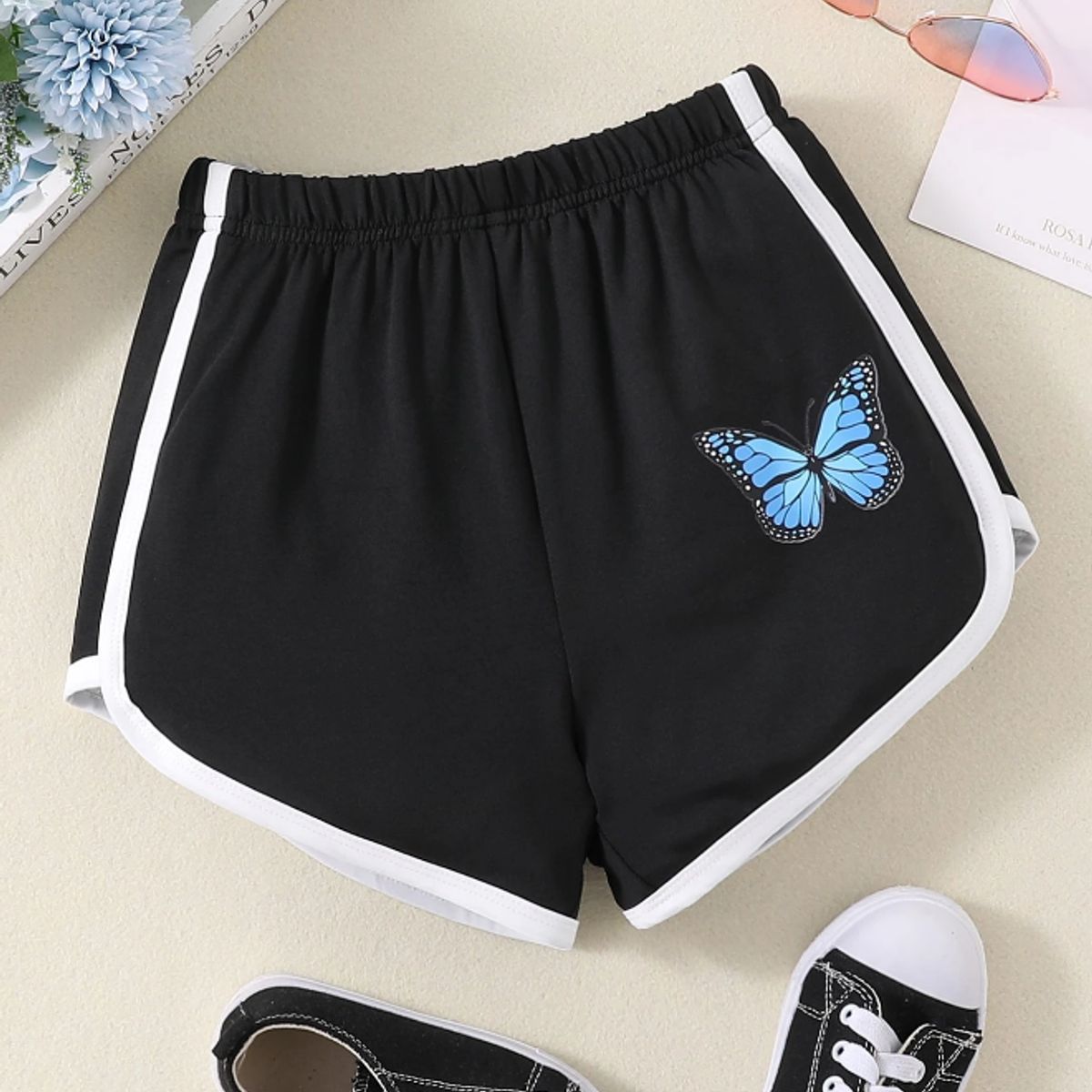KIRAMA CLOTHING STORE - Shorts Deportivos Infantiles con Mariposa  Negro