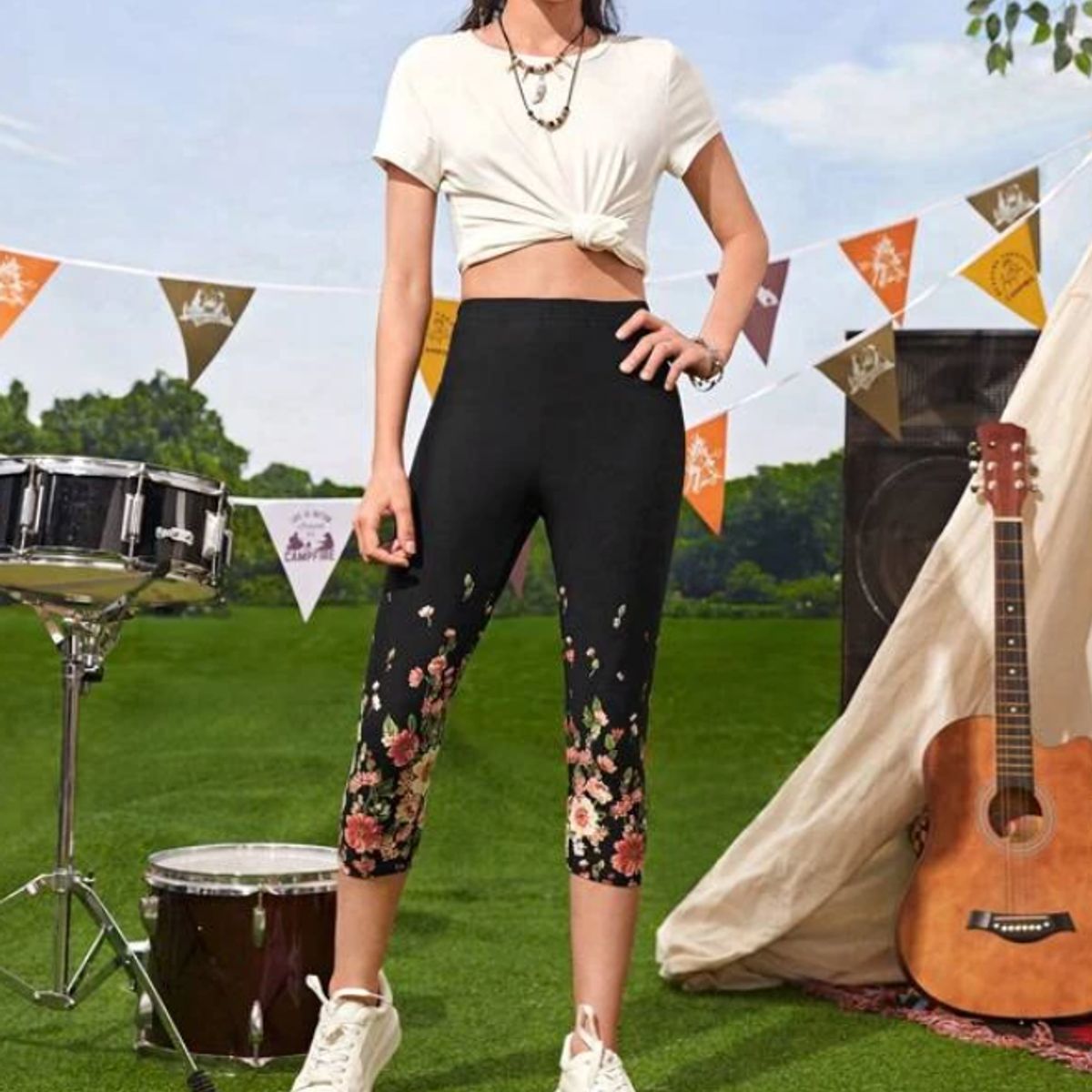 KIRAMA CLOTHING STORE - Calzas Infantiles Pesqueras con Estampado Floral  Negro