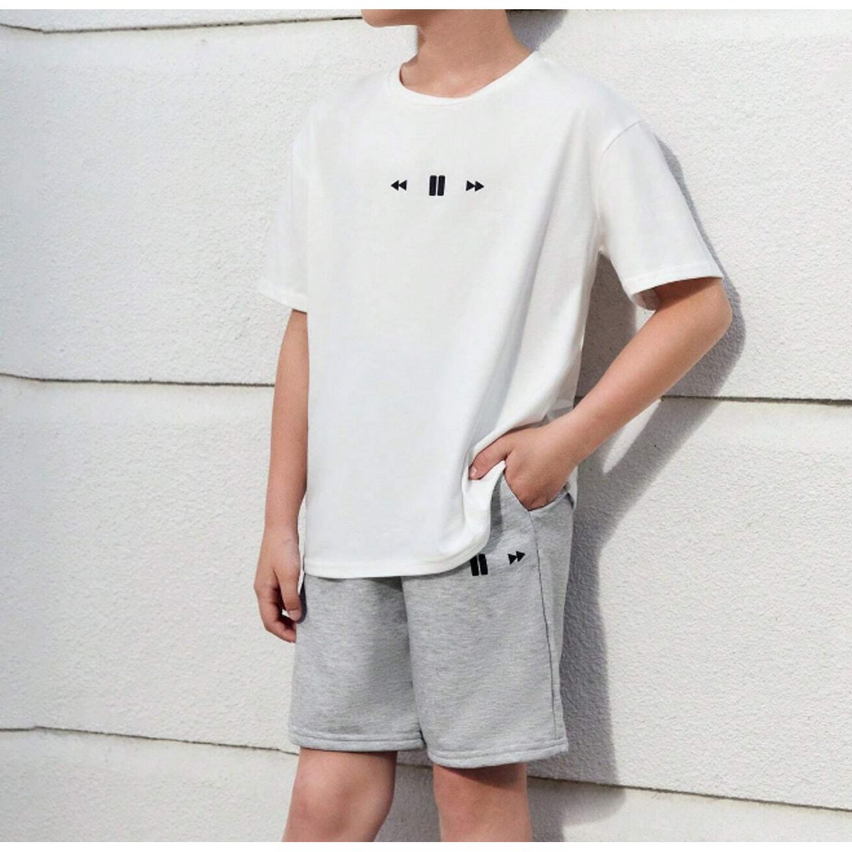 KIRAMA CLOTHING STORE - Set Infantil “Media Control”  Camiseta + Shorts Deportivos